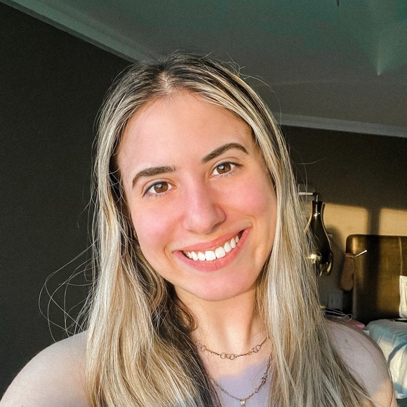 Meet your Posher, Hannah - Picture 1 of 1